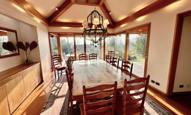 Casa En Arriendo En San Carlos De Apoquindo Con Piscina