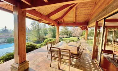 Casa En Arriendo En San Carlos De Apoquindo Con Piscina