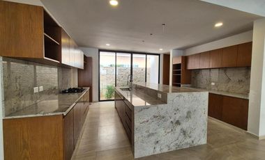 Estrena Residencia en Nortemerida, Komchen