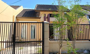 Rumah disewakan di Surya Citra Residence, Tropodo, Waru, Sidoarjo, Jawa Timur