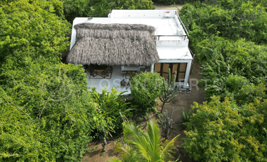 Se vende Casa costera en venta con piscina y amplio terreno en Puerto Escondido