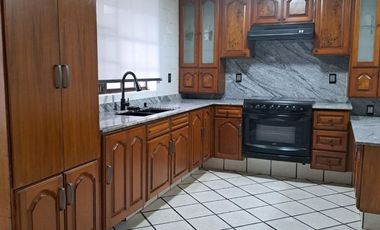 BELLA CASA UBICADISIMA