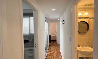 Departamento 4 ambientes a la calle con balcón terraza, vista lateral al MAR. Mar del Plata.