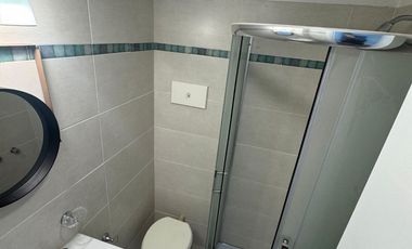 Departamento 4 ambientes a la calle con balcón terraza, vista lateral al MAR. Mar del Plata.