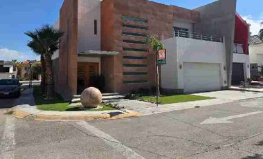 Renta de casa por consulafo