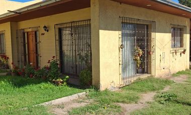CASA CON GRAN SITIO EN ISLA DE MAIPO CENTRO