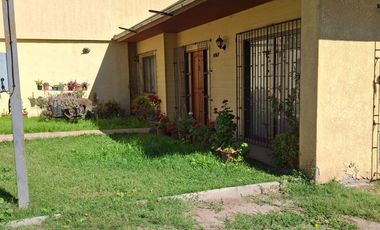CASA CON GRAN SITIO EN ISLA DE MAIPO CENTRO