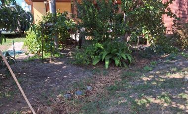 CASA CON GRAN SITIO EN ISLA DE MAIPO CENTRO