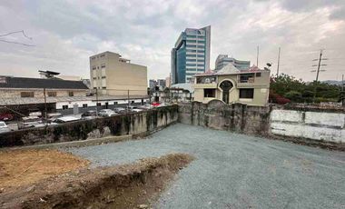 En Alquiler Terreno – Av. Francisco de Orellana