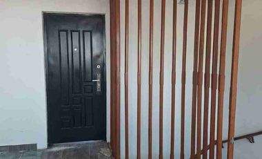 Excelente propiedad de 3 pisos