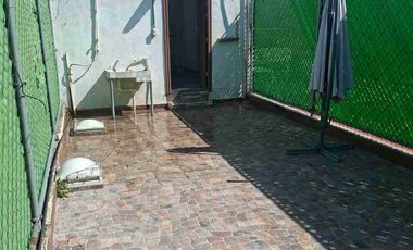 Excelente propiedad de 3 pisos