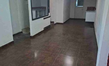 Excelente propiedad de 3 pisos