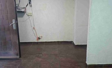 Excelente propiedad de 3 pisos