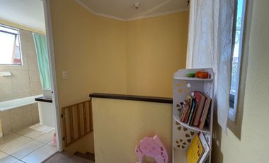 ¡REBAJADA! Hermosa y Cómoda Casa en Buin, en Condominio.