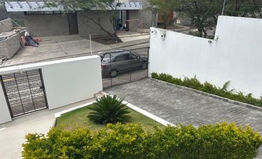 Vendo casa grande, Nayon