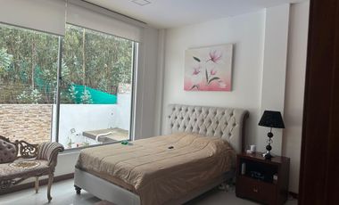 Vendo casa grande, Nayon