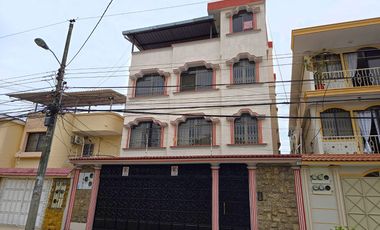 Alquiler de Departamento de 2 Dormitorios en 3er Piso - Garzota, Norte de Guayaquil