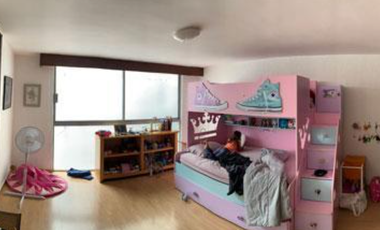 VENDO CASA EN CALLE CERRADA EN LOMAS DE LA HERRADURA, Amplios espacios, 4 recamaras, cerca de Club, Calle cerrada. Jardín,