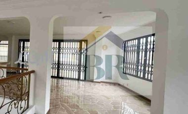 Kennedy, Alquiler de Casa con uso de suelo comercial, 600 M2, parqueo y garaje