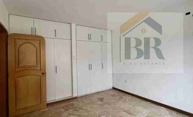 Kennedy, Alquiler de Casa con uso de suelo comercial, 600 M2, parqueo y garaje