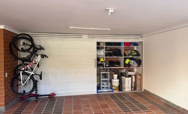 VENDO CASA REMODELADA DE 4 ALCOBAS