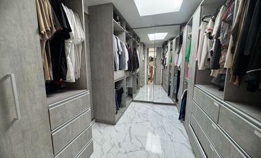 VENDO CASA REMODELADA DE 4 ALCOBAS