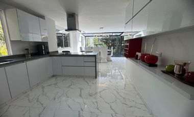 VENDO CASA REMODELADA DE 4 ALCOBAS