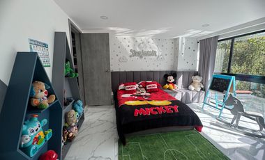 VENDO CASA REMODELADA DE 4 ALCOBAS