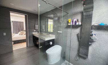 VENDO CASA REMODELADA DE 4 ALCOBAS