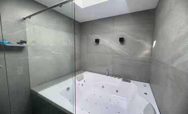 VENDO CASA REMODELADA DE 4 ALCOBAS