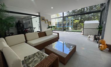 VENDO CASA REMODELADA DE 4 ALCOBAS