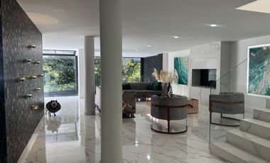 VENDO CASA REMODELADA DE 4 ALCOBAS