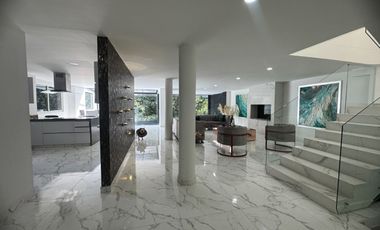 VENDO CASA REMODELADA DE 4 ALCOBAS