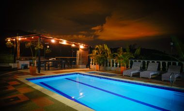 ✨ HOTEL CAMPESTRE EN RENTA Y VENTA – COMBIA, PEREIRA 🌴  Vive o invierte en este espectacular hotel campestre, ideal para proyectos turísticos, evento