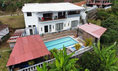 ✨ HOTEL CAMPESTRE EN RENTA Y VENTA – COMBIA, PEREIRA 🌴  Vive o invierte en este espectacular hotel campestre, ideal para proyectos turísticos, evento