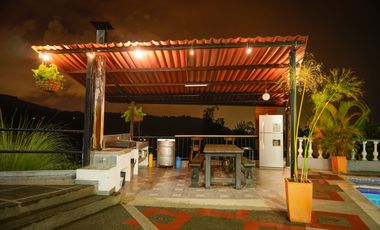 ✨ HOTEL CAMPESTRE EN RENTA Y VENTA – COMBIA, PEREIRA 🌴  Vive o invierte en este espectacular hotel campestre, ideal para proyectos turísticos, evento