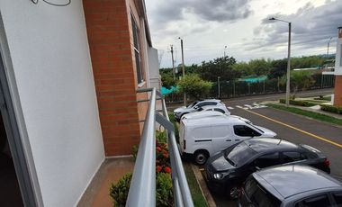 ACOGEDORA CASA DUPLEX EN CONJUNTO CERRADO, ESTRATO CINCO, VEHICULAR, EN EL SECTOR DE GALICIA 🏔️, PEREIRA