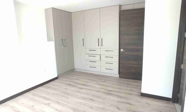 Hermosa casa por estrenar, dos pisos, parqueader, zona BBQ. En urbanización privada. Fajardo, Valle de los Chillos