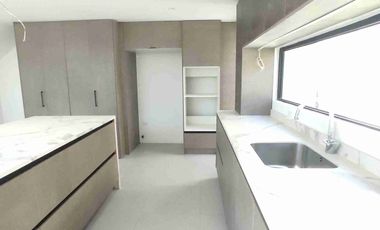 Hermosa casa por estrenar, dos pisos, parqueader, zona BBQ. En urbanización privada. Fajardo, Valle de los Chillos