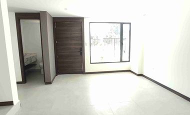 Hermosa casa por estrenar, dos pisos, parqueader, zona BBQ. En urbanización privada. Fajardo, Valle de los Chillos