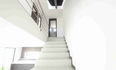 Hermosa casa por estrenar, dos pisos, parqueader, zona BBQ. En urbanización privada. Fajardo, Valle de los Chillos