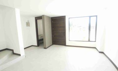 Hermosa casa por estrenar, dos pisos, parqueader, zona BBQ. En urbanización privada. Fajardo, Valle de los Chillos