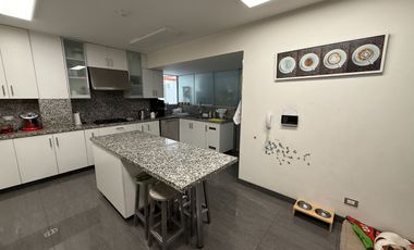Vendo Flat en Cerros de Camacho