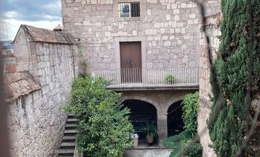 Se vende casa en el corazón del centro histórico media cuadra de plaza de armas