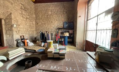 Se vende casa en el corazón del centro histórico media cuadra de plaza de armas