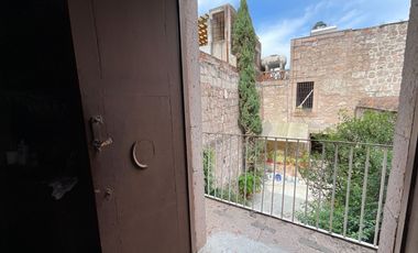 Se vende casa en el corazón del centro histórico media cuadra de plaza de armas