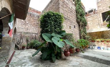 Se vende casa en el corazón del centro histórico media cuadra de plaza de armas