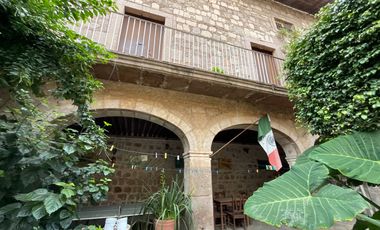 Se vende casa en el corazón del centro histórico media cuadra de plaza de armas