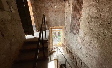 Se vende casa en el corazón del centro histórico media cuadra de plaza de armas