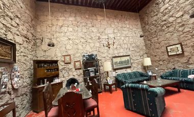 Se vende casa en el corazón del centro histórico media cuadra de plaza de armas